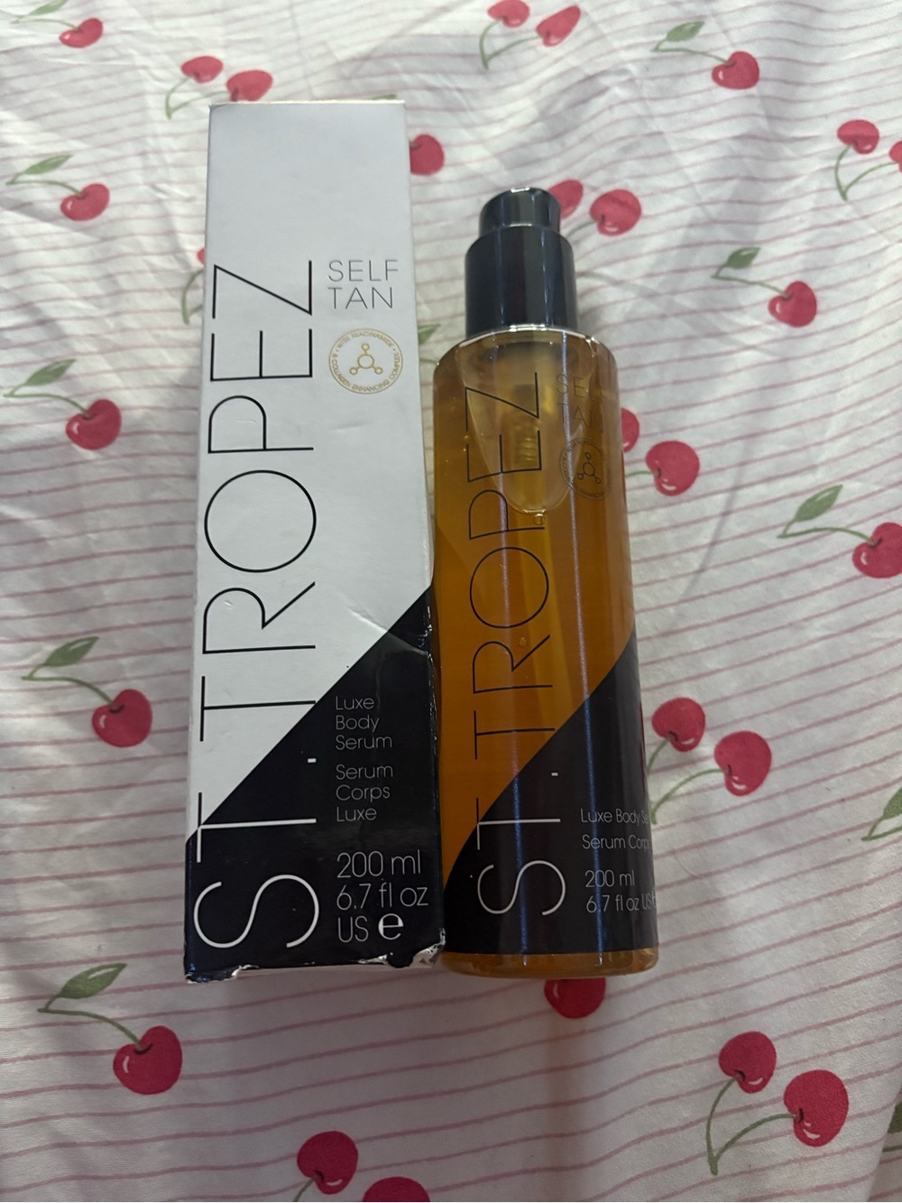 St. Tropez Self Tan Luxe Body Serum – Amber & White Bottle
